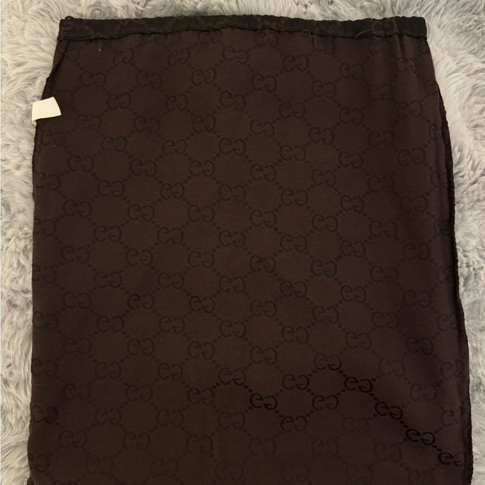 ❌SOLD❌

🖤Gucci Silk Dust Bag🖤 - Picture 2 of 3